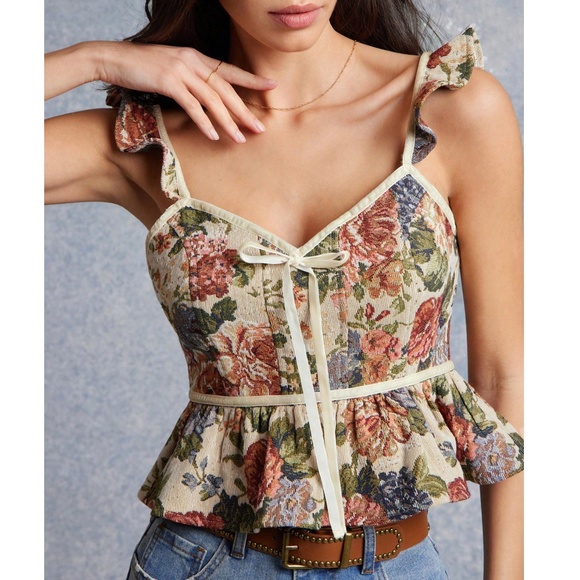 Boho Floral Ruffle Sleeve Fitted Crop Top